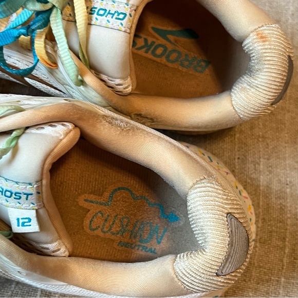 Brooks Ghost 12 Vanilla Sprinkles Limited Edition Sneakers - Picture 6 of 14